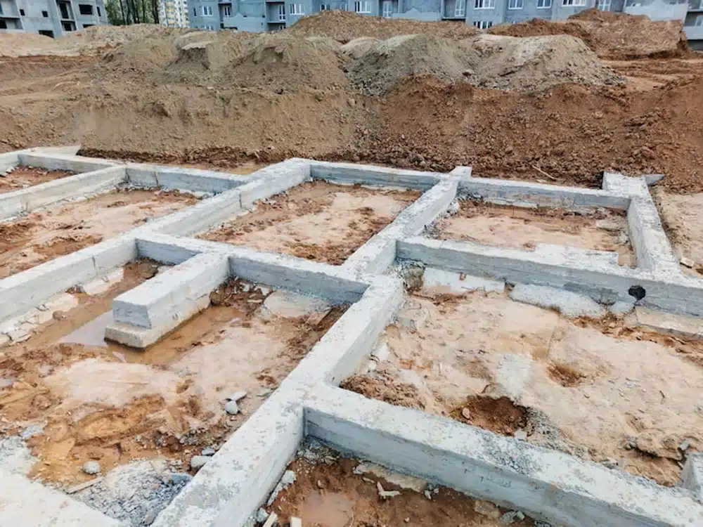 نمای شماتیک از فونداسیون ساختمان و نحوه انتقال بار سازه به زمین